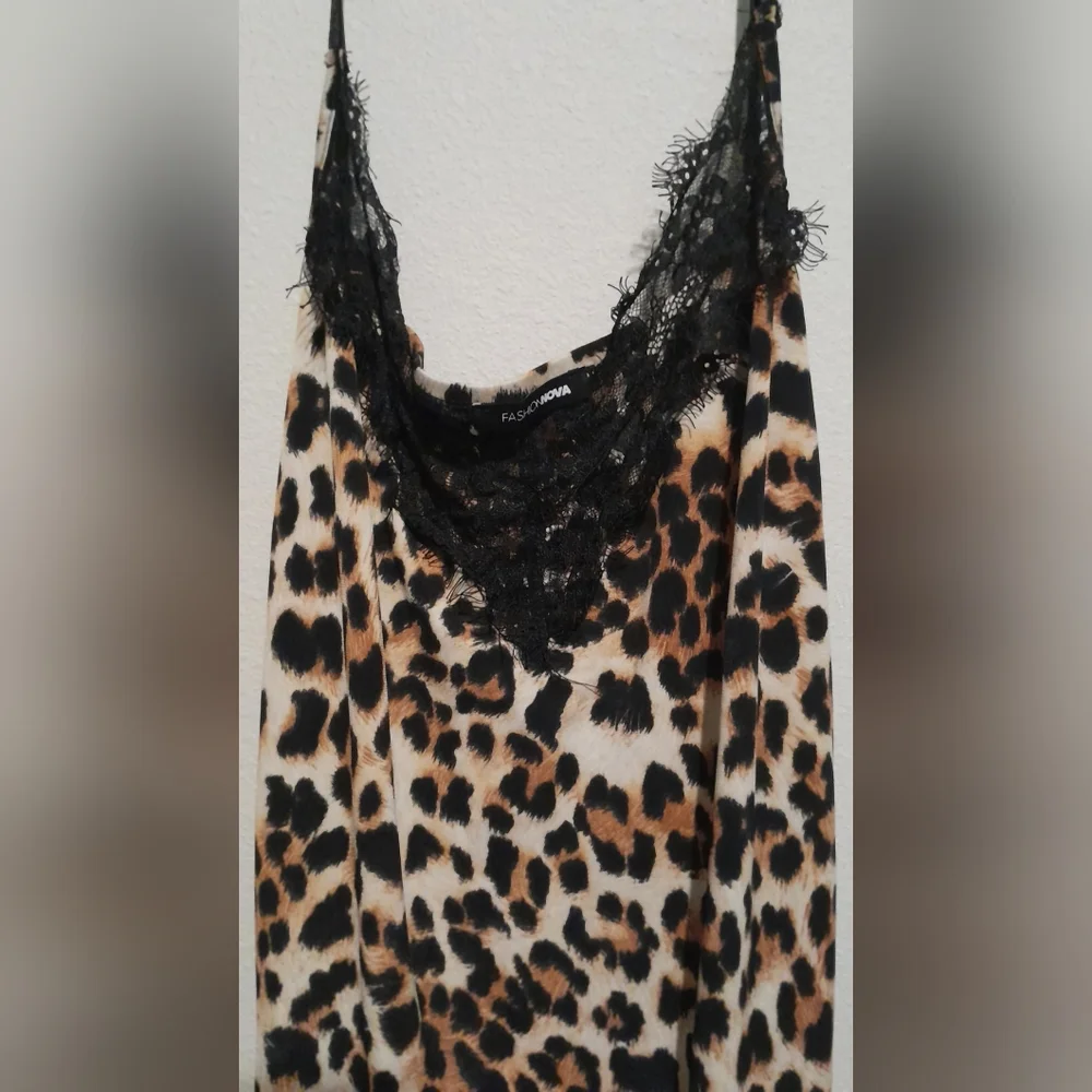 Fashion Nova Leopard Print Midi Dress with Black Lace - Picture 6 of 7